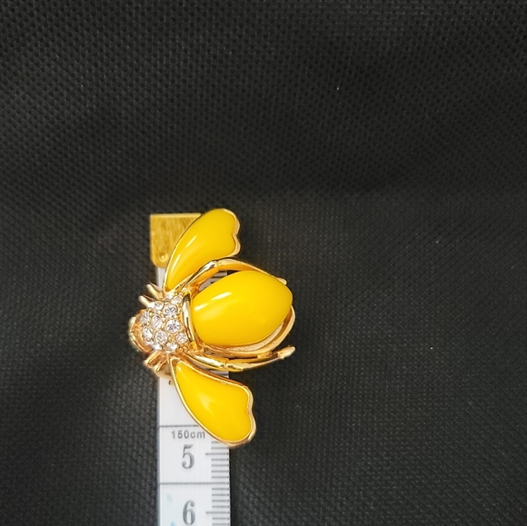 Joan Rivers Brooch - Picture 5 of 6